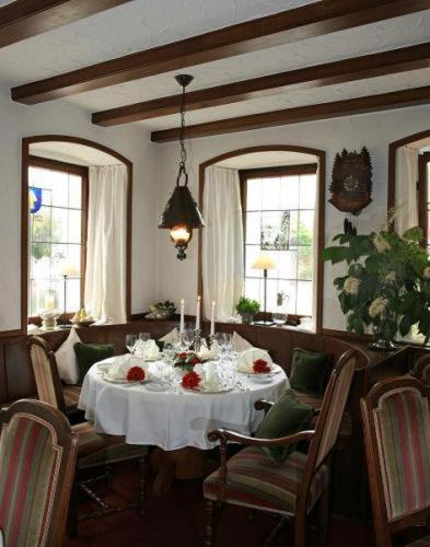 Hotel-Restaurant Arneggers Adler Tiefenbronn ภายนอก รูปภาพ